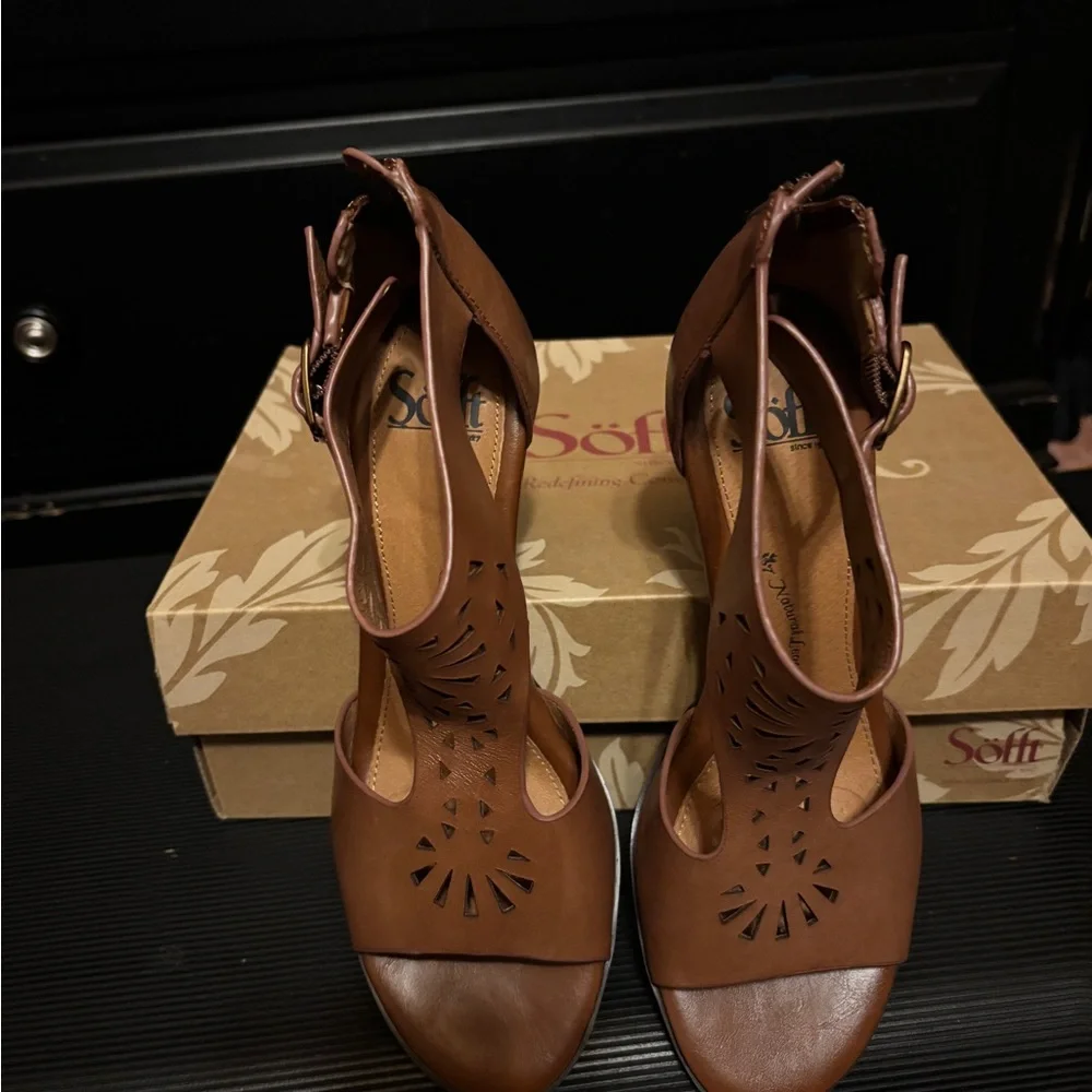 Sofft Cymbal Tan Leather Heels - Picture 4 of 7